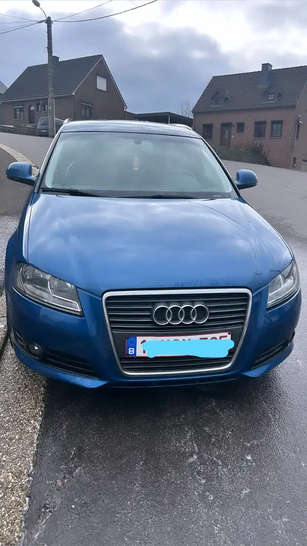 Audi A3 A3 Sportback 1.6 TDi Ambiente Blauw - 2