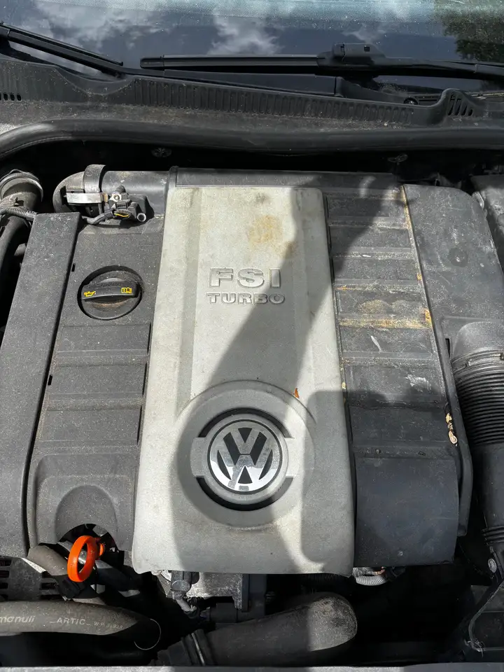 Volkswagen Golf GTI снимка Volkswagen Golf GTI