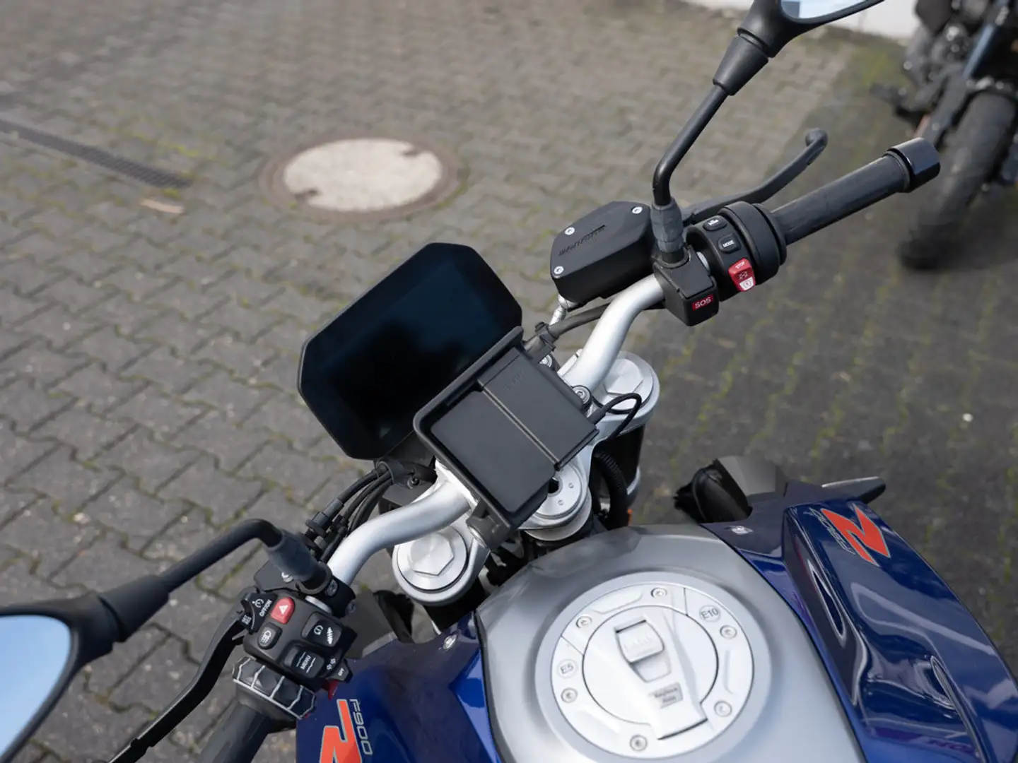 BMW F 900 R GRIFFHEIZUNG Bleu - 2