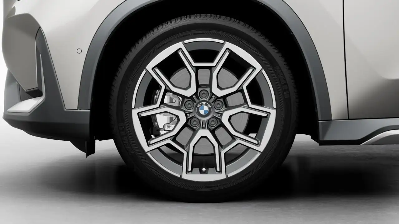 BMW X1 снимка BMW X1