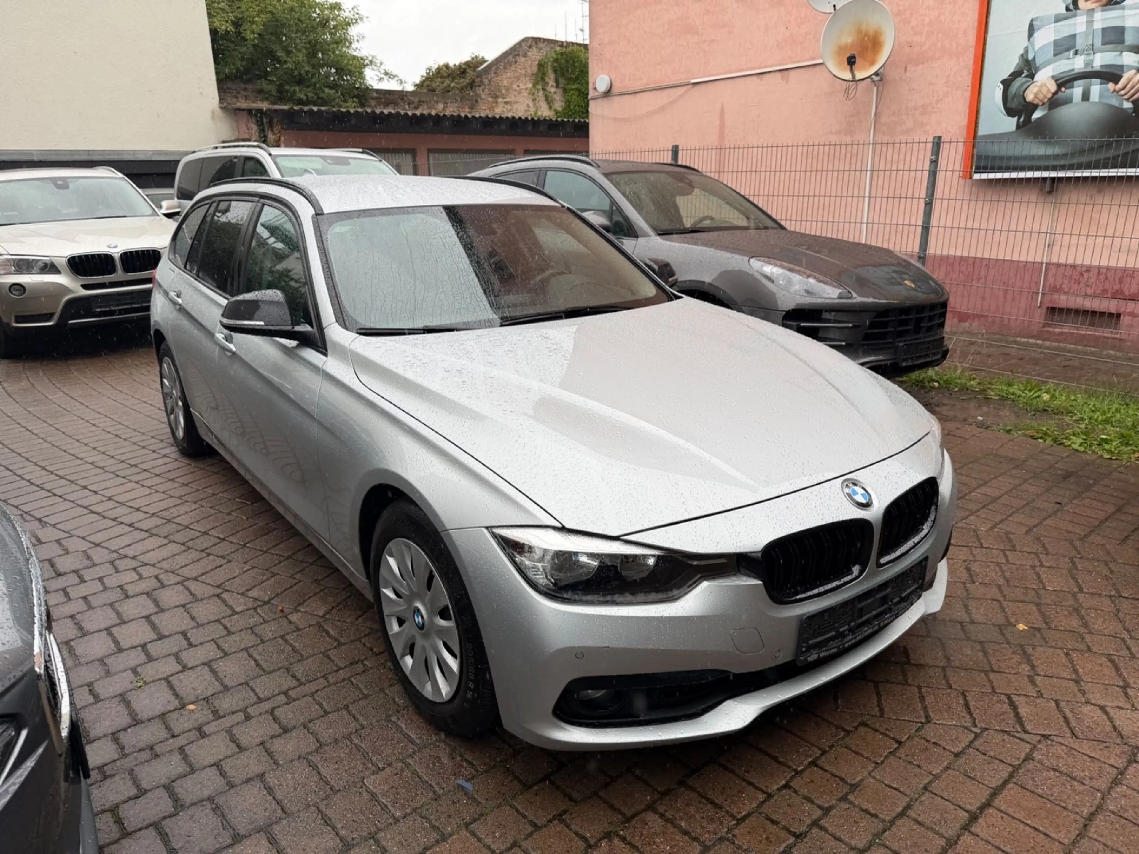 BMW 318 d Touring AHK Navi Sitzheizung 2.Hand