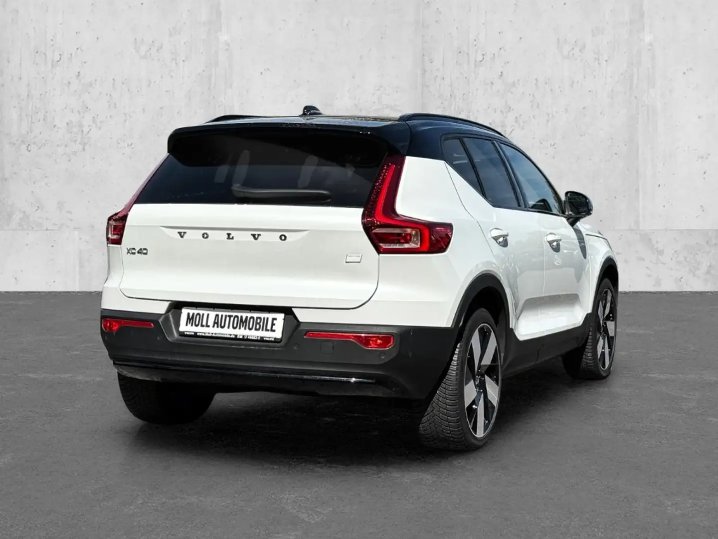 Volvo XC40 Ultimate Recharge Pure Electric 2WD StandHZG Digit Weiß - 2