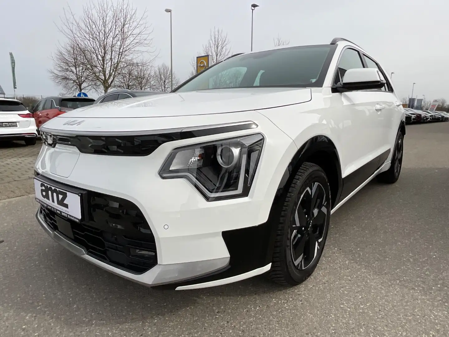 Kia Niro (64,8kWh) e- Vision Wärmepumpe*Navi* Weiß - 2