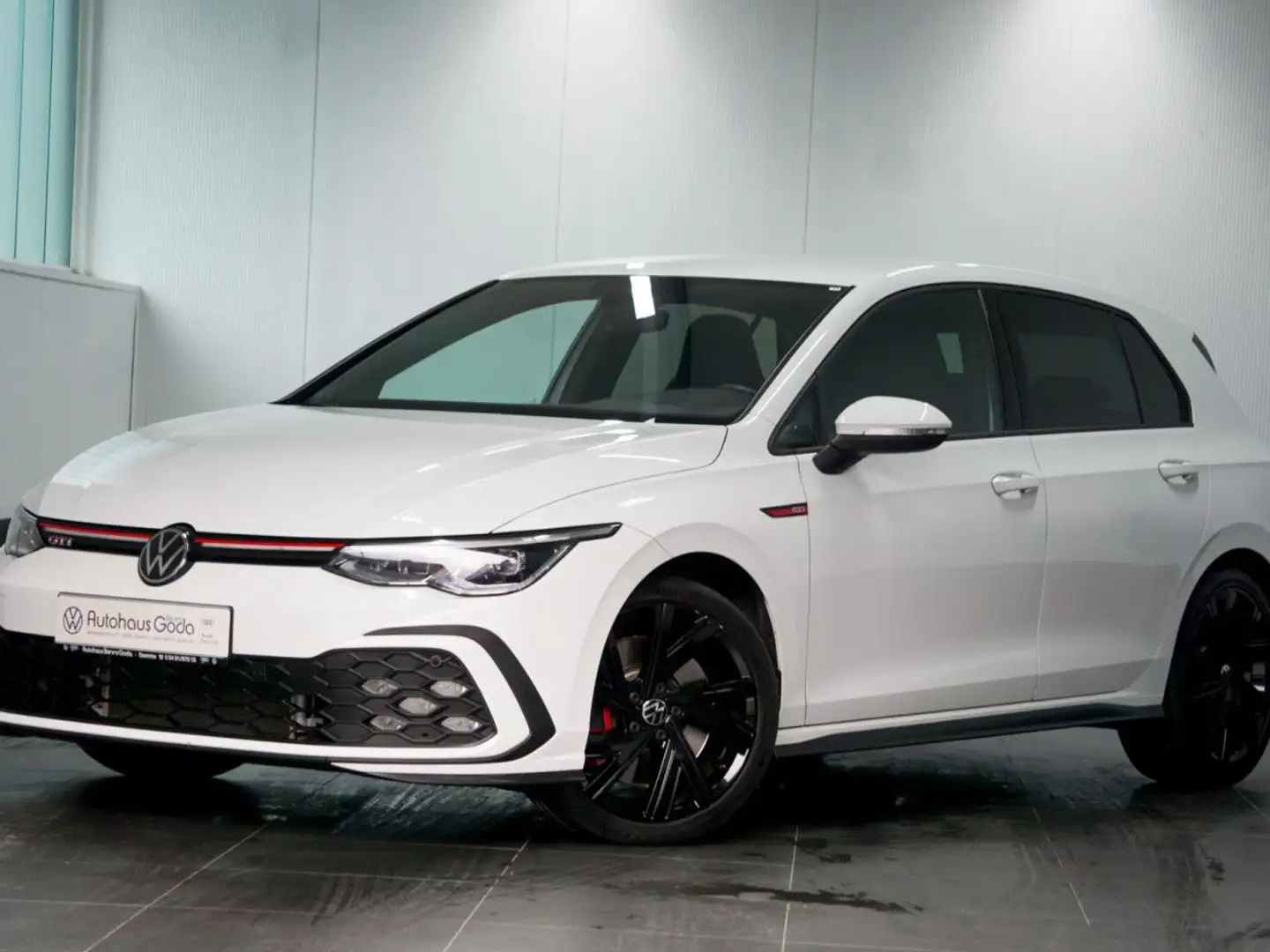 Volkswagen Golf GTI 2.0 TSI 7-Gang DSG Bluetooth Navi LED Weiß - 2