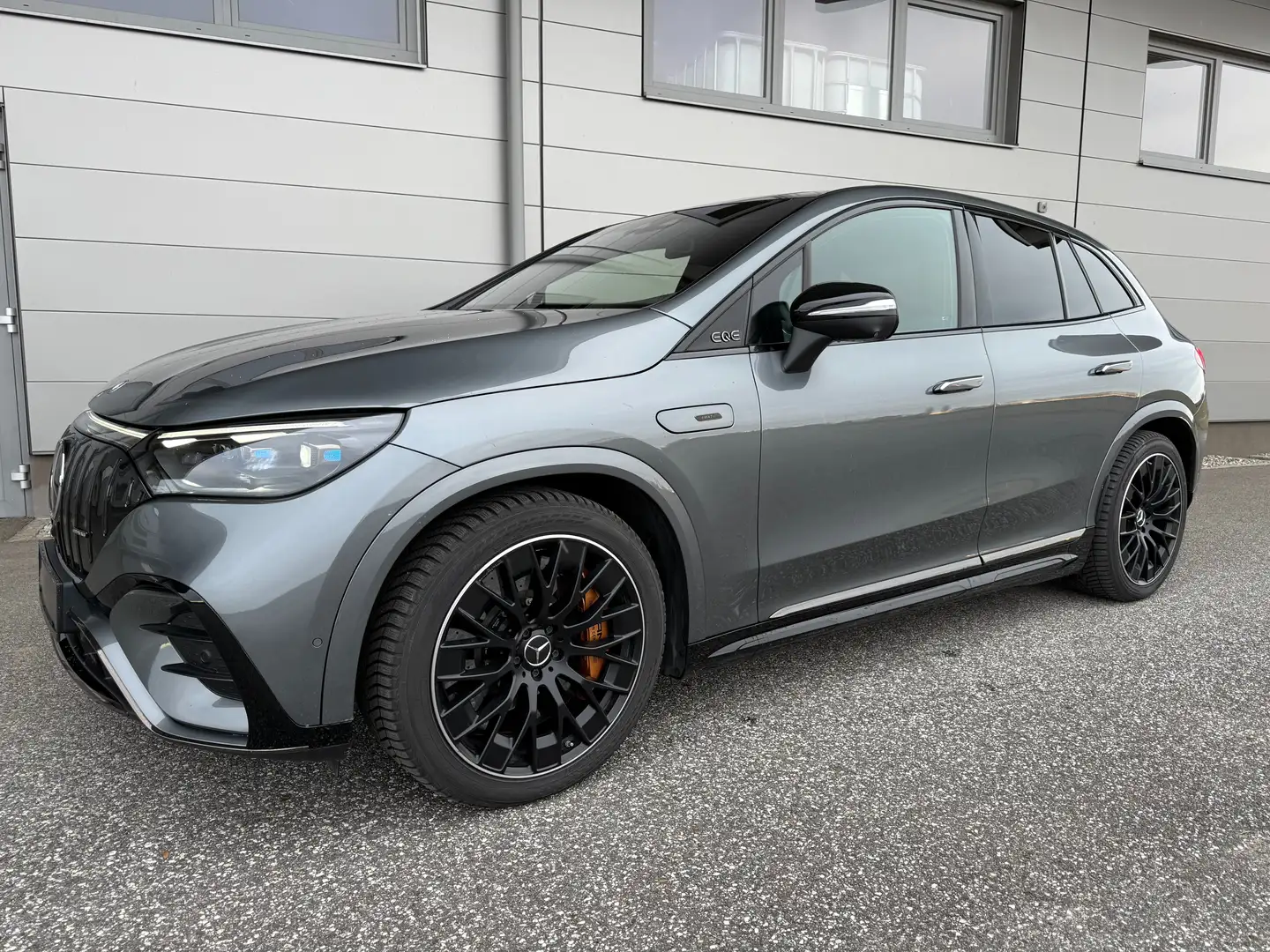 Mercedes-Benz EQE SUV AMG 43 4matic 90,6kWh Aut. Gris - 2