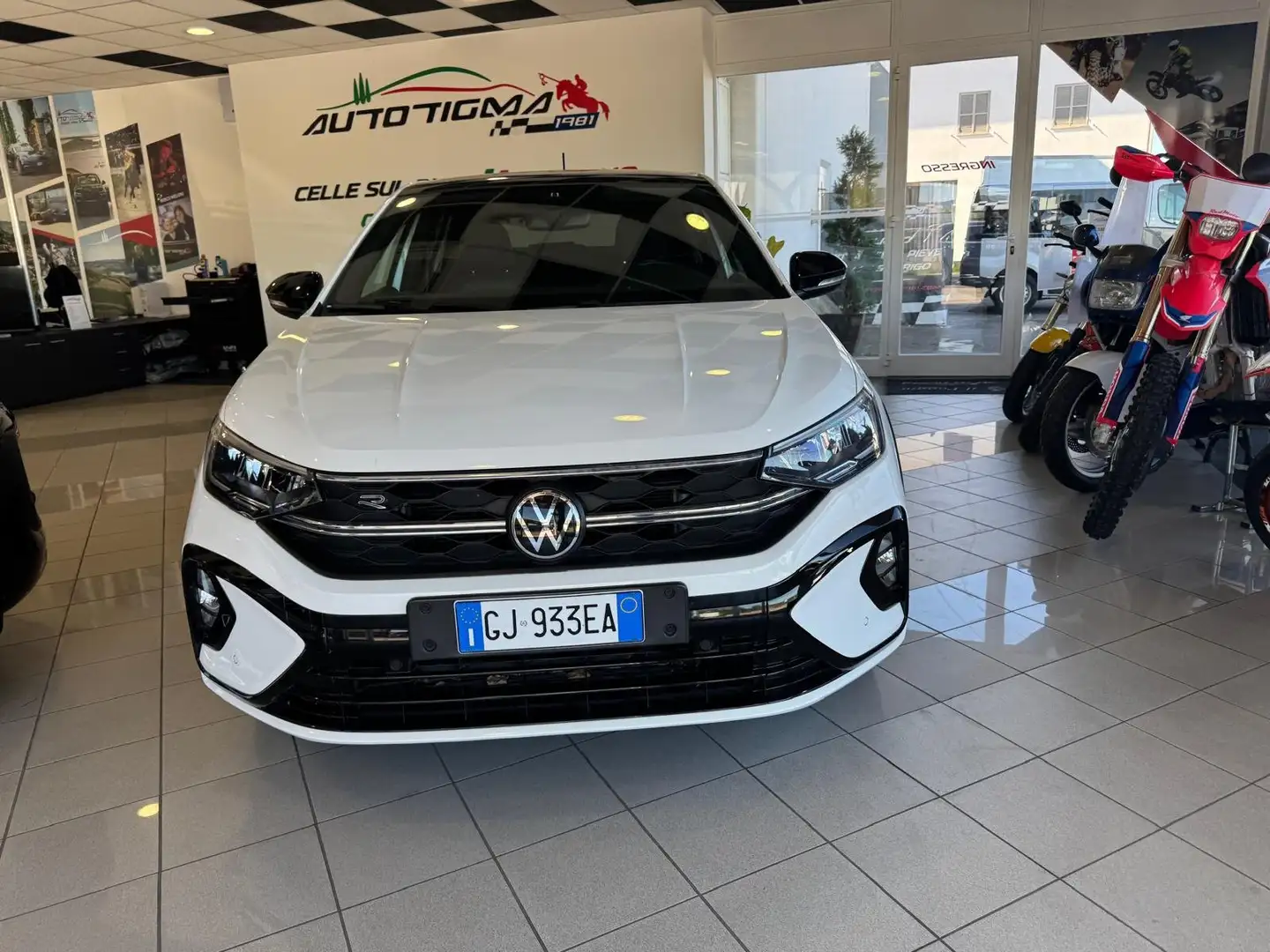 Volkswagen Taigo Taigo 1.0 tsi R-Line 110cv dsg Blanc - 2