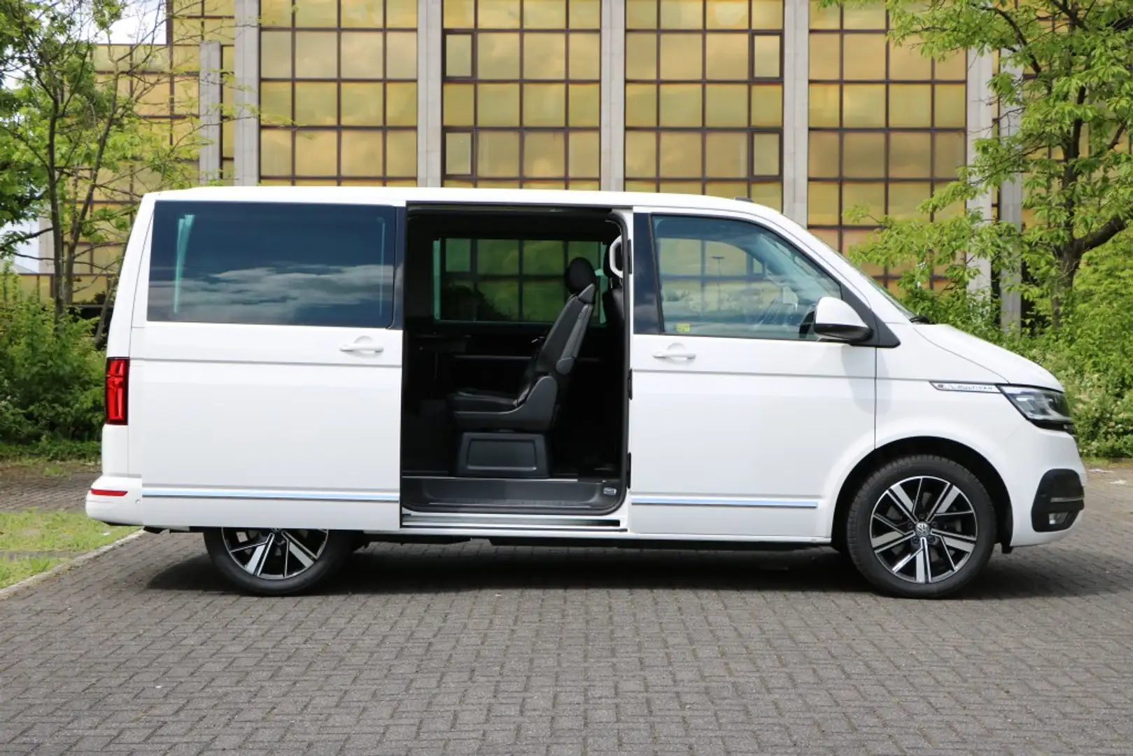 Volkswagen T6 Multivan 6.1 Generation Six 4M Diff LED Sthzg Bianco - 2