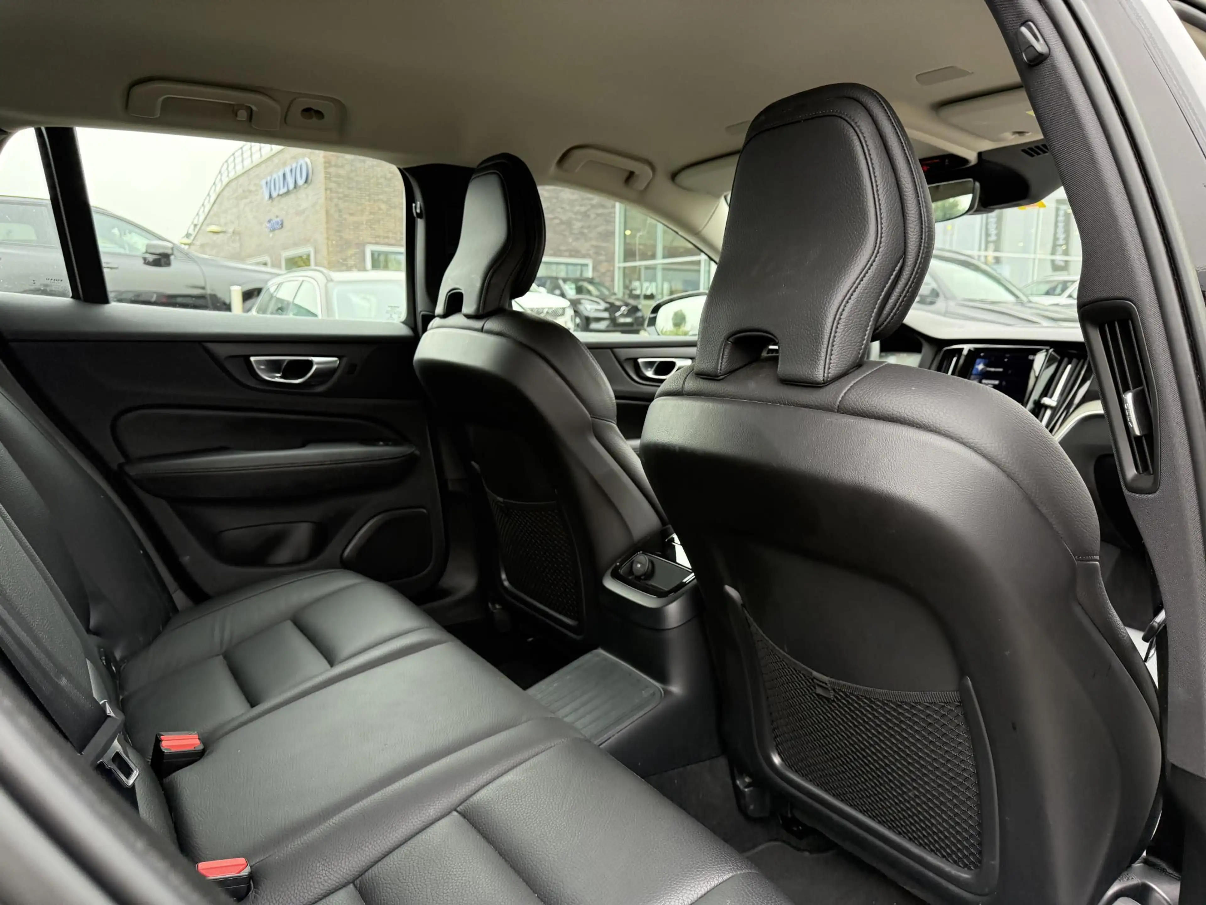 Volvo V60 2.0 T6 Recharge AWD Inscription | Elektrische stoe — photo 11