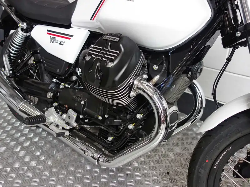 Moto Guzzi V 7 - foto 5