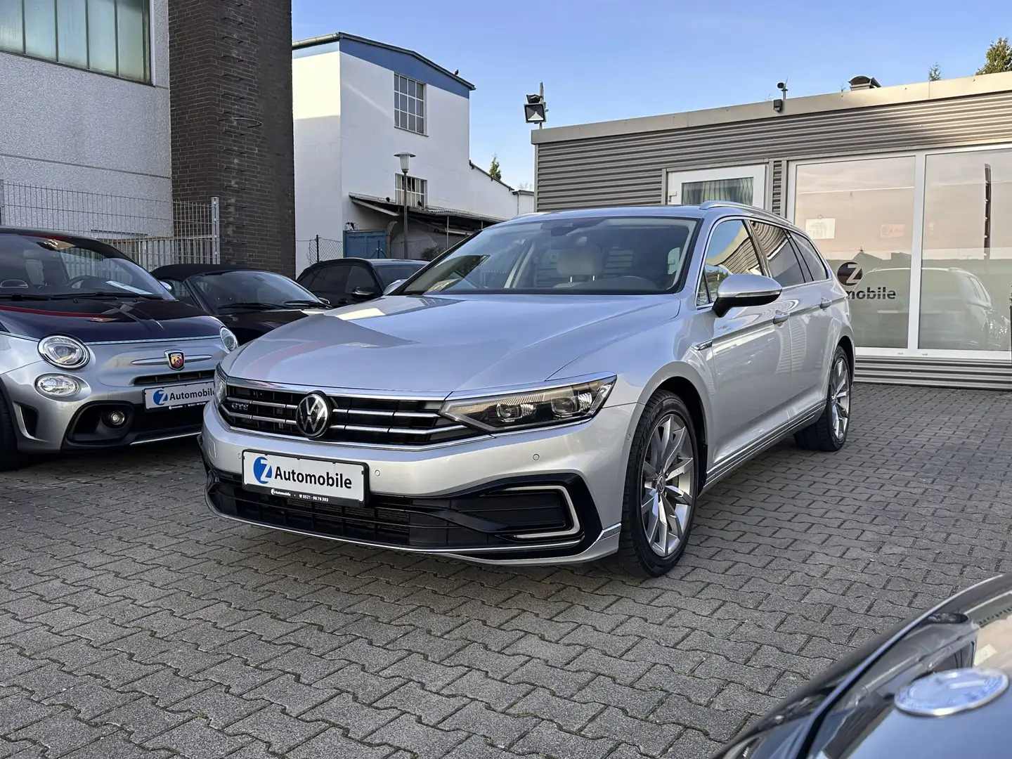 Volkswagen Passat GTE R-line Schiebedach*Leder*Kamera* - 2