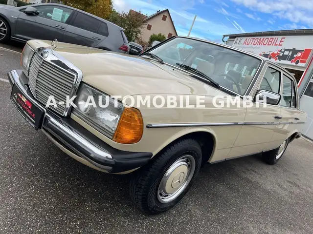 Mercedes-Benz 200 W123 / 200 Limousine*AUTOMATIK*H-KENNZEICHEN*