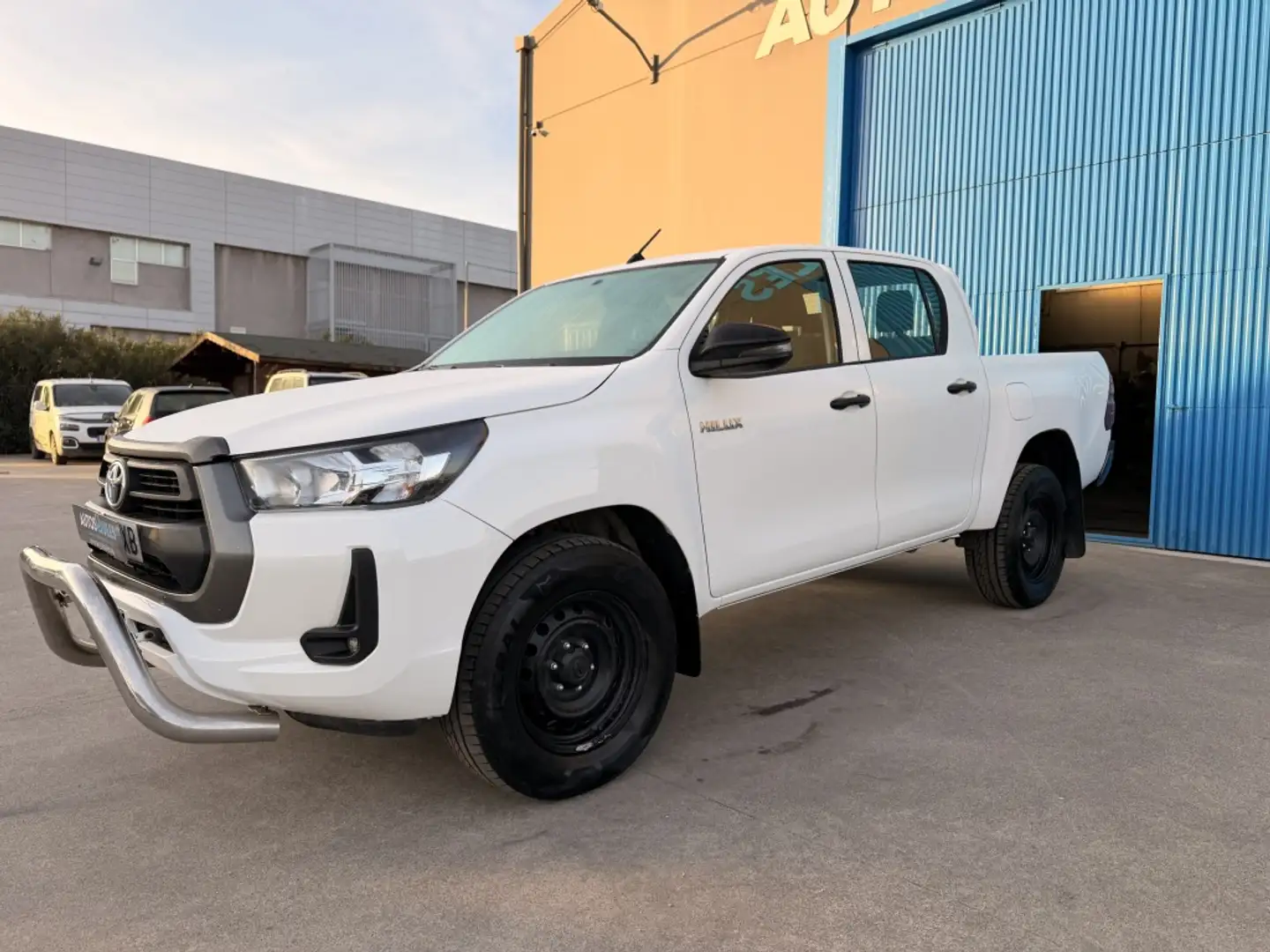 Toyota Hilux Cabina Doble GX Blanco - 2