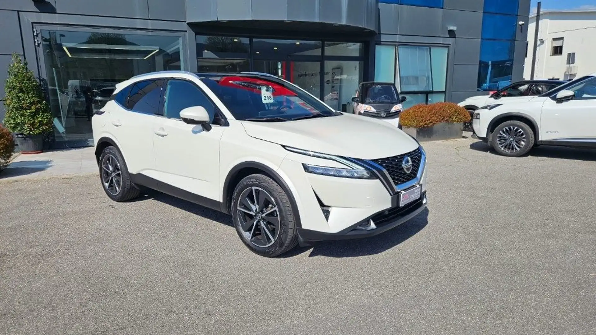 Nissan Qashqai MHEV 140 CV Tekna Weiß - 2