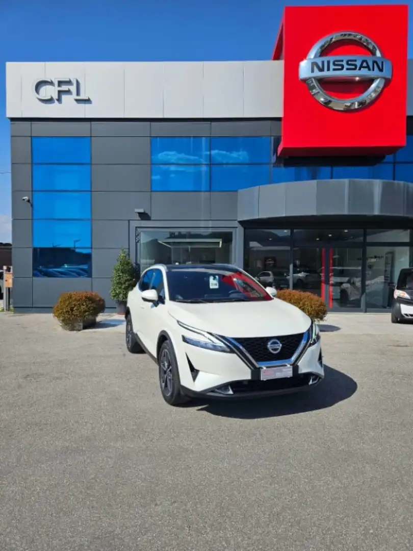 Nissan Qashqai MHEV 140 CV Tekna Weiß - 1