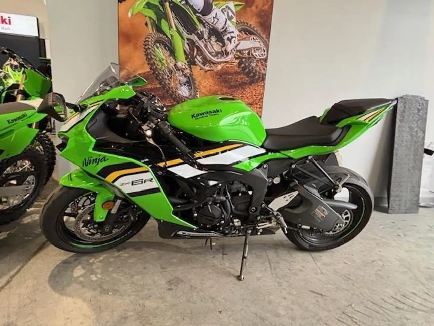 2025 Kawasaki Ninja ZX-6R | $ 12,995 | 6,000 km Sport for sale by