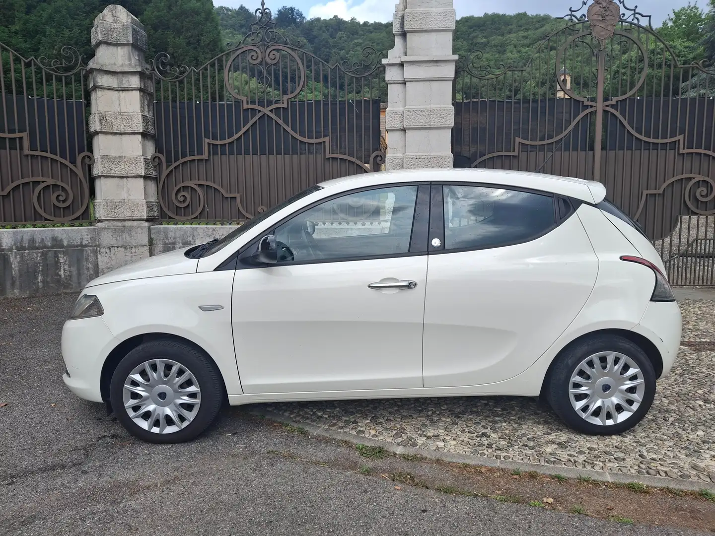 Lancia Ypsilon Ypsilon 1.2 8v Silver ecochic Gpl 69cv Weiß - 2