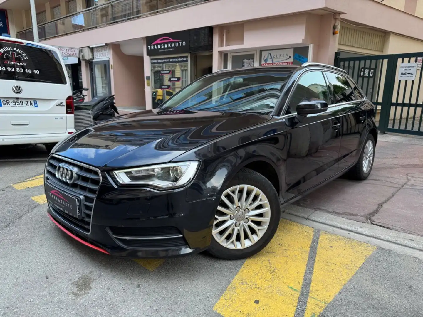 Audi A3 1.6 TDI 105 CV Ambiente Noir - 1