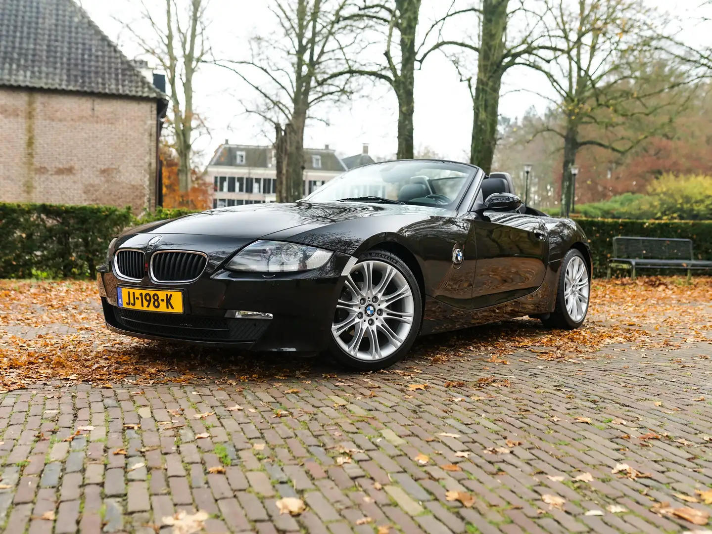 BMW Z4 2.5i Executive LCI Zwart - 1