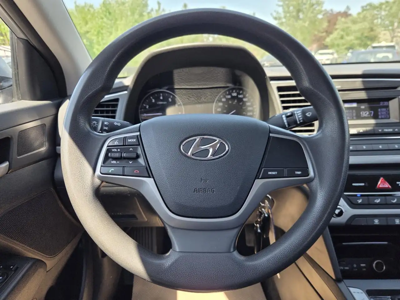 Hyundai ELANTRA снимка Hyundai ELANTRA