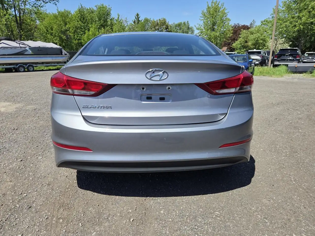 Hyundai ELANTRA снимка Hyundai ELANTRA