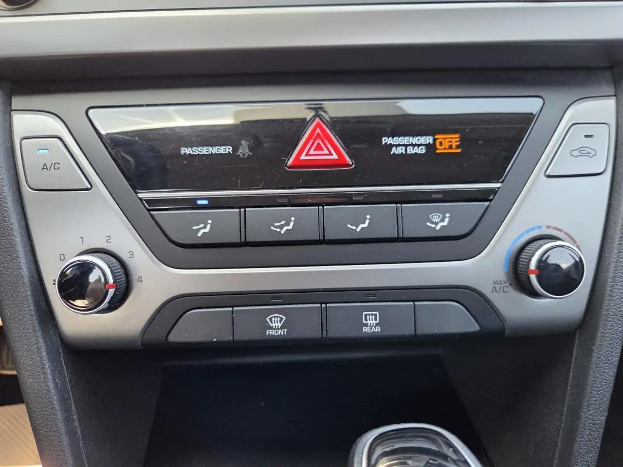 Hyundai ELANTRA снимка Hyundai ELANTRA
