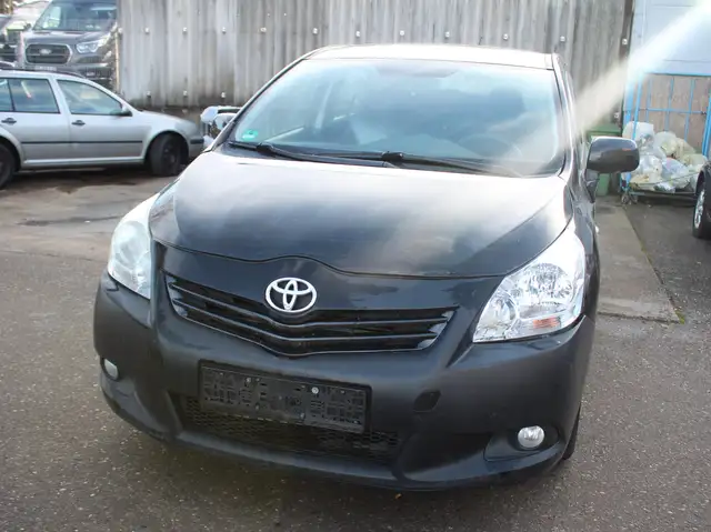 Toyota Verso 2.0 D4D Edition,AHK,Panoram usw