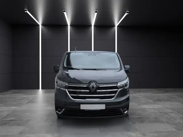 Renault Trafic view 5