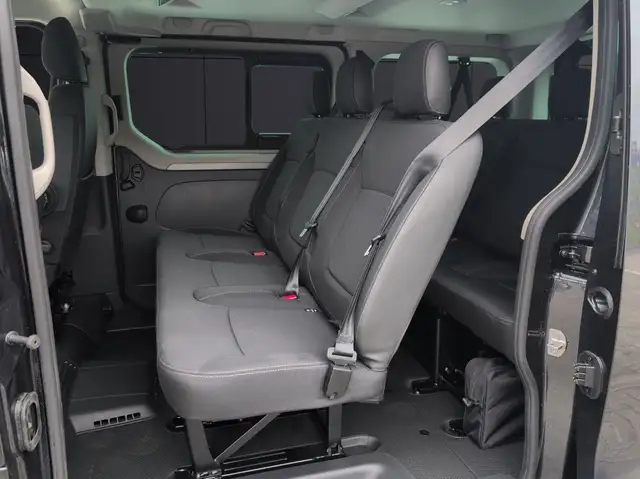 Renault Trafic view 9