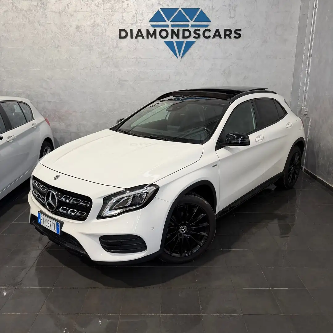 Mercedes-Benz GLA 180 GLA 180 AMG EDITION TETTO APRIBILE Bianco - 1