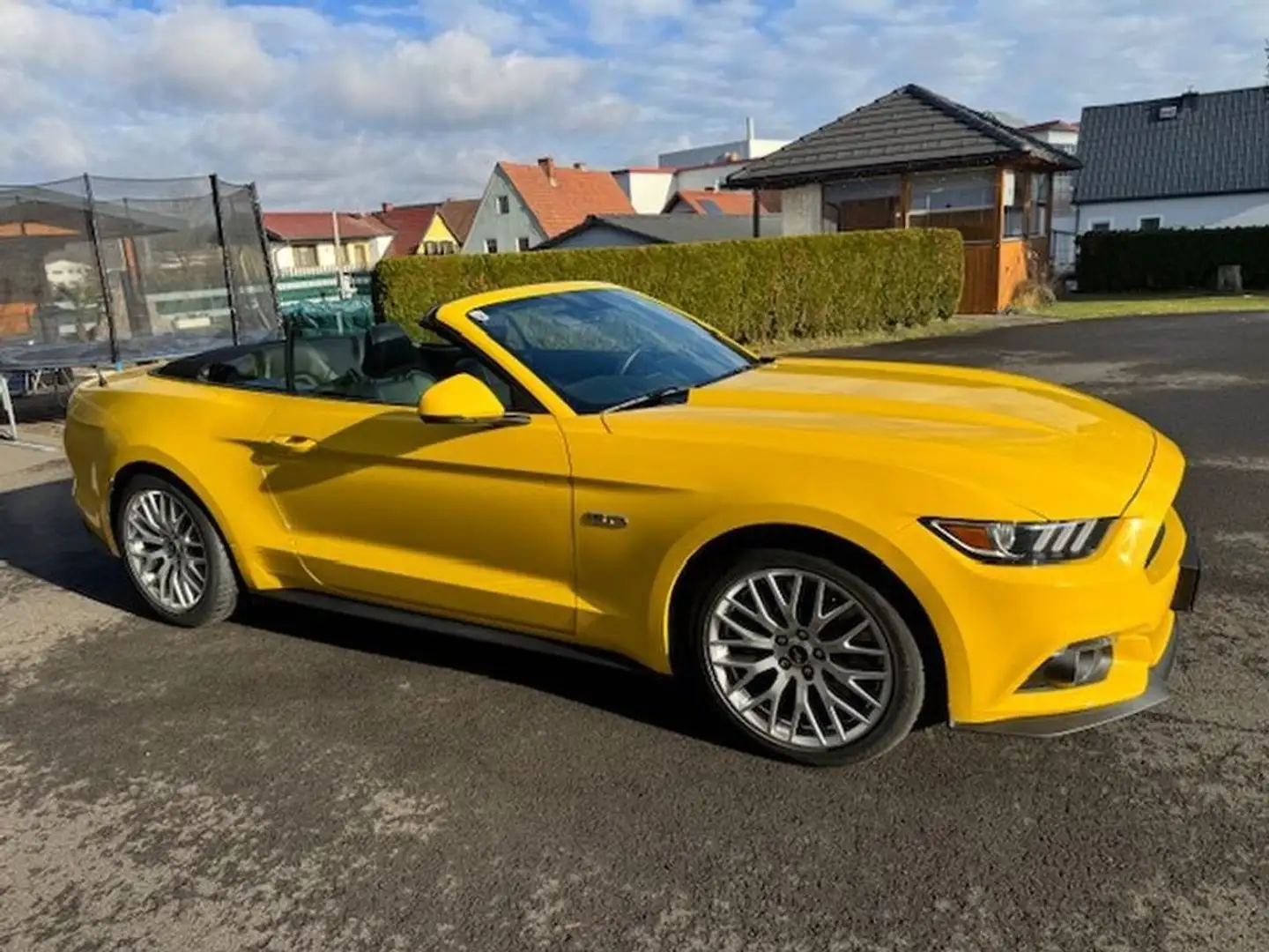 Ford Mustang Convertible GT 5.0 V8 - nur 20600km TOP!! Galben - 2