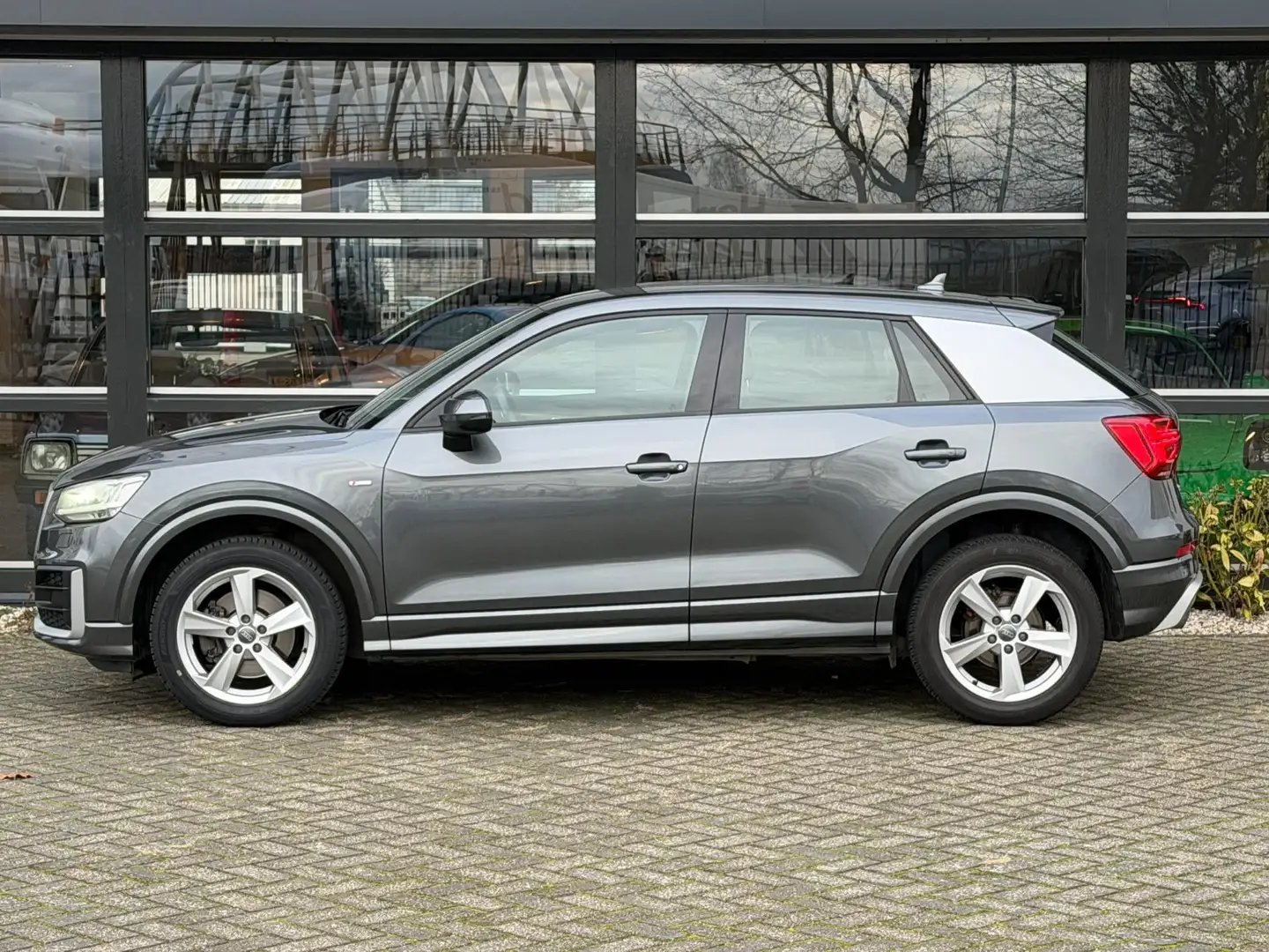 Audi Q2 1.0 TFSI Sport Pro Line S S-Line Rijklaarprijs! NA Grijs - 2