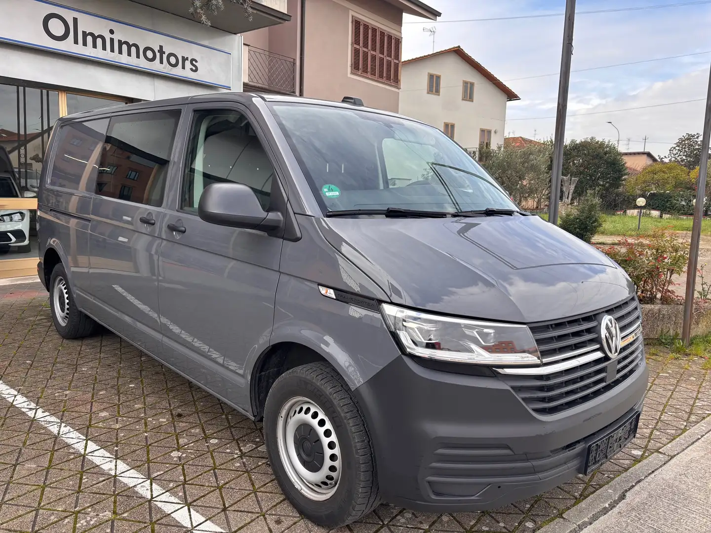 Volkswagen T6.1 TRANSPORTER PASSO LUNGO 2.0 TDI 150CV Grigio - 1