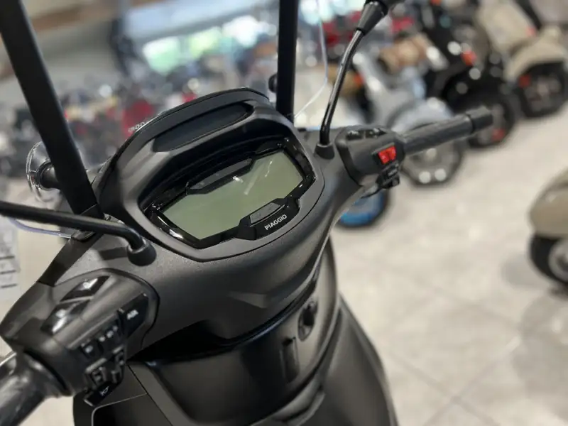 Piaggio Beverly 400 - foto 5