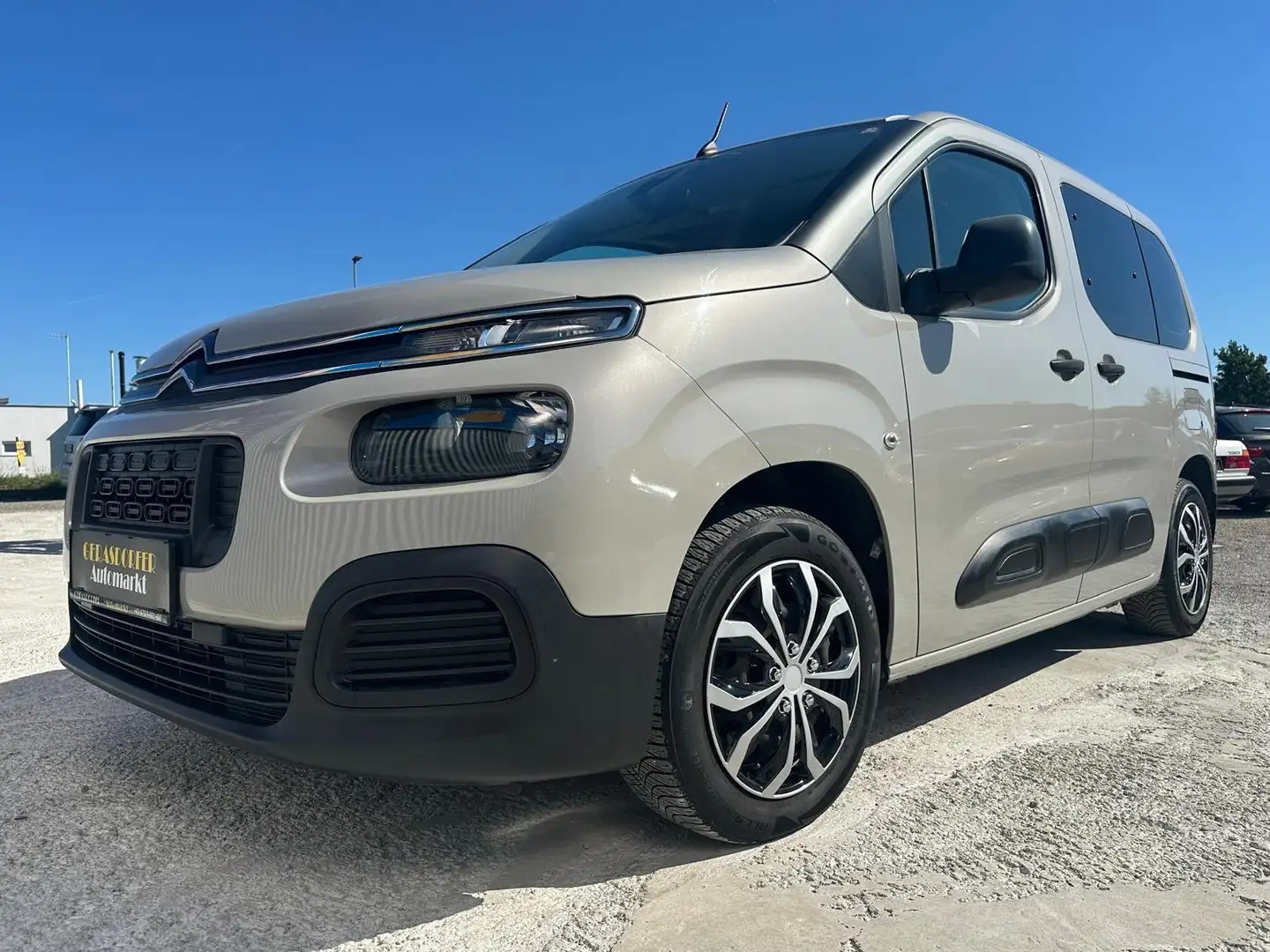 Citroen Berlingo 1.5Blue HDI Live M **1-Besitz*AHK*Finanzierung** Grau - 2