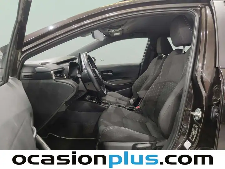 Toyota Auris 2023, foto 9