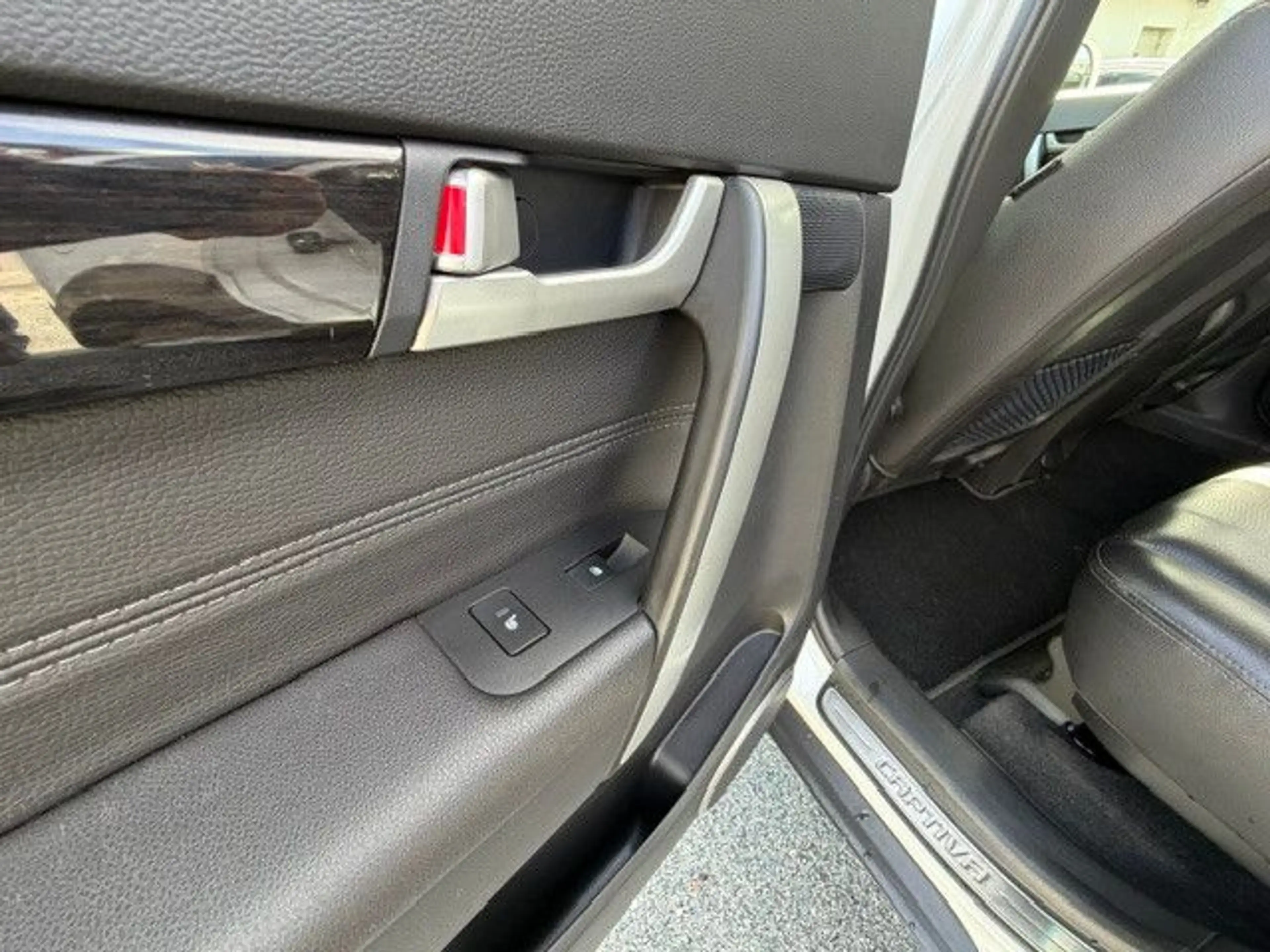 Chevrolet Captiva 2.2 D LTZ 4WD 1 Hand — photo 7