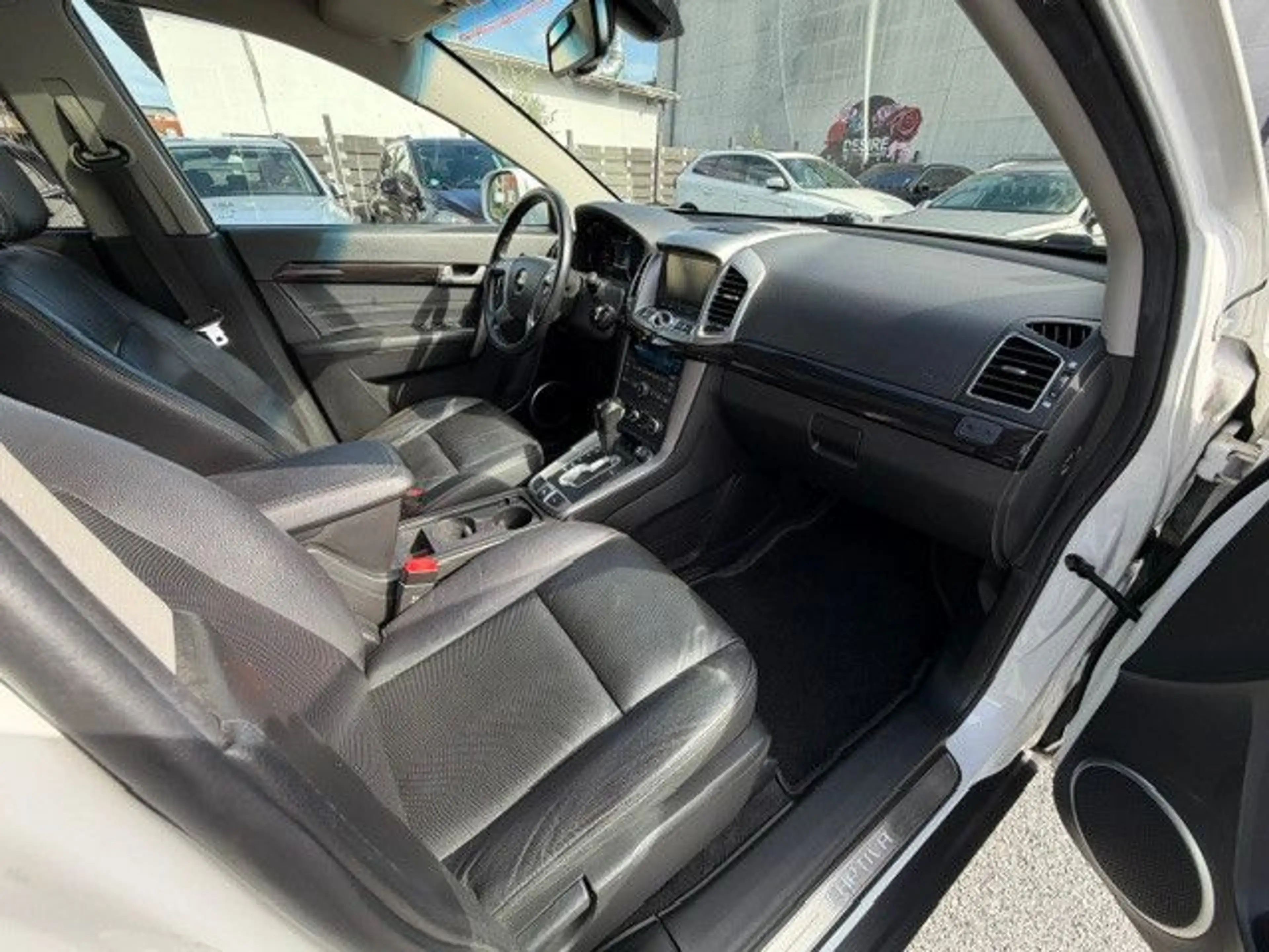 Chevrolet Captiva 2.2 D LTZ 4WD 1 Hand — photo 12