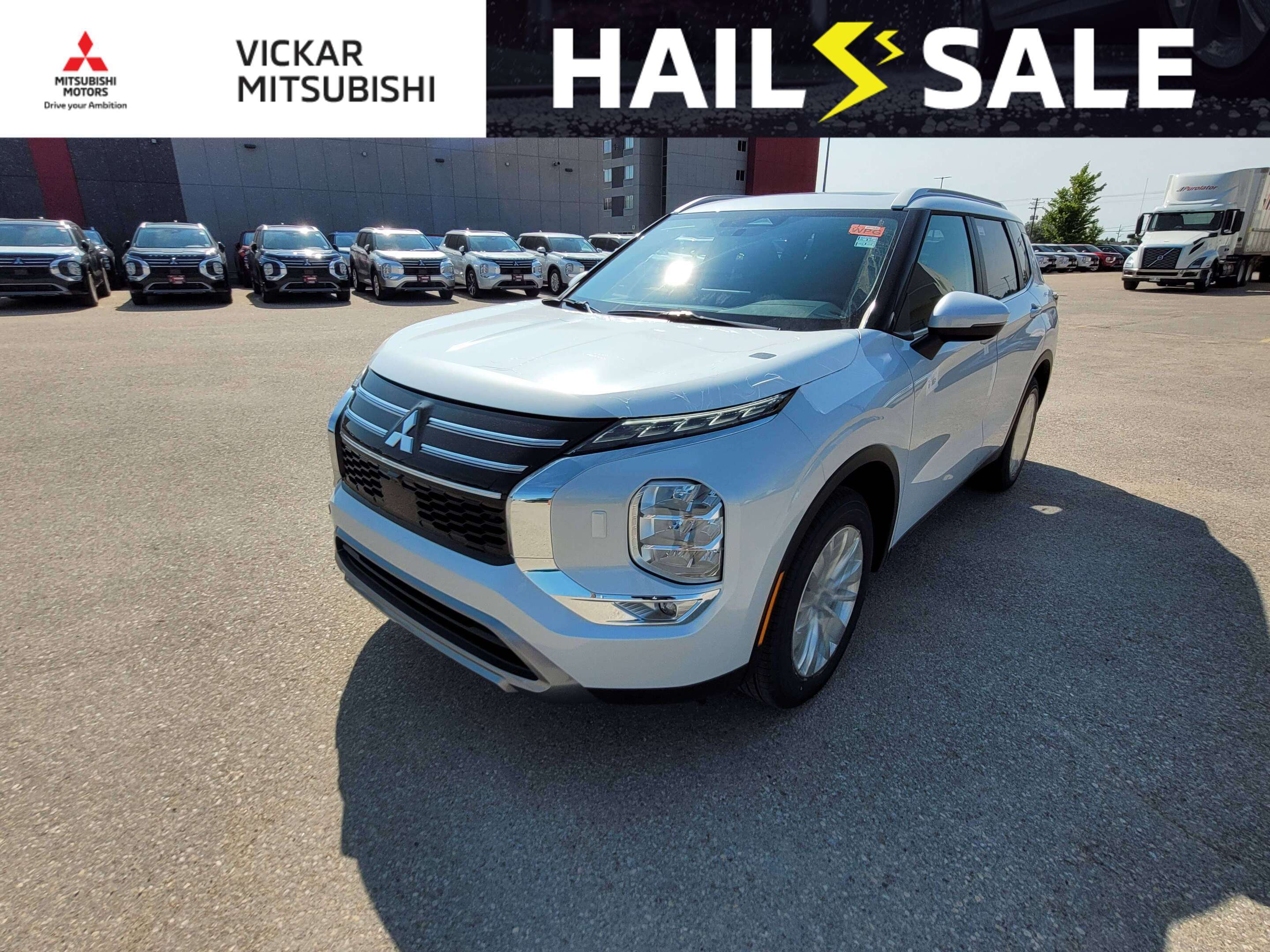White 2026 Mitsubishi Outlander SUV / Crossover Front-Wheel Drive Continuously Variable Transmission
