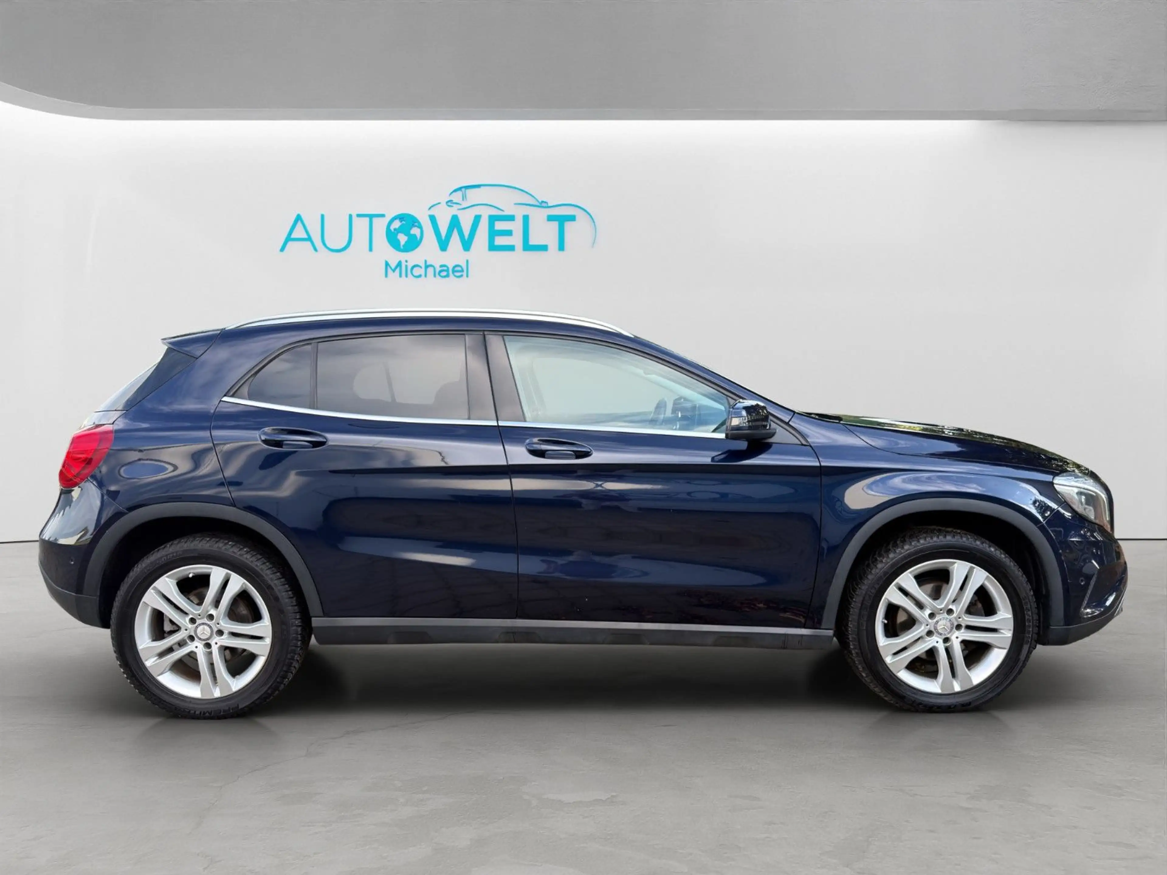 Mercedes-Benz GLA 220 d 4M Aut. KAM KLIMAAUT SITZH XEN NAV GJR — photo 4