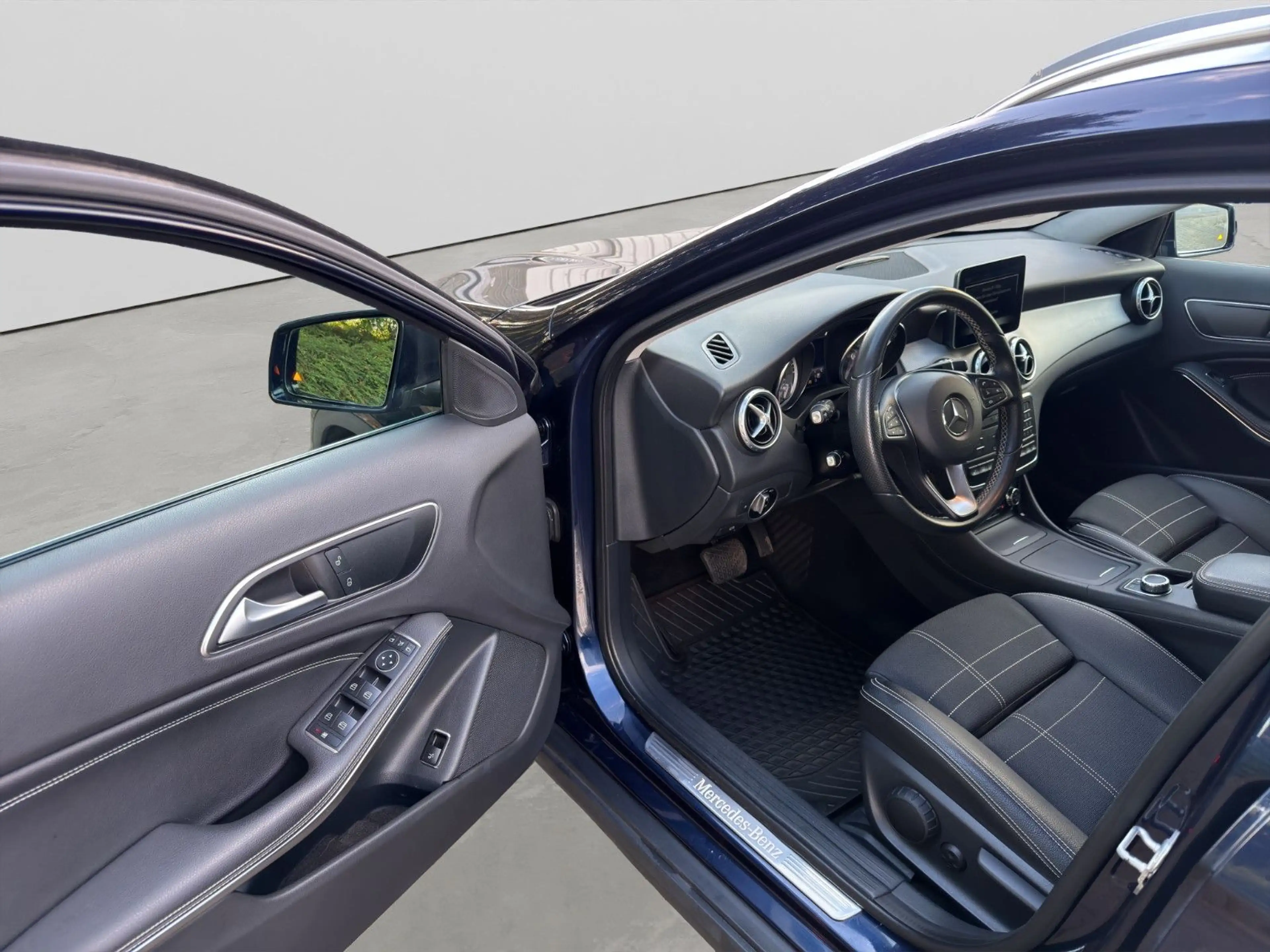 Mercedes-Benz GLA 220 d 4M Aut. KAM KLIMAAUT SITZH XEN NAV GJR — photo 11
