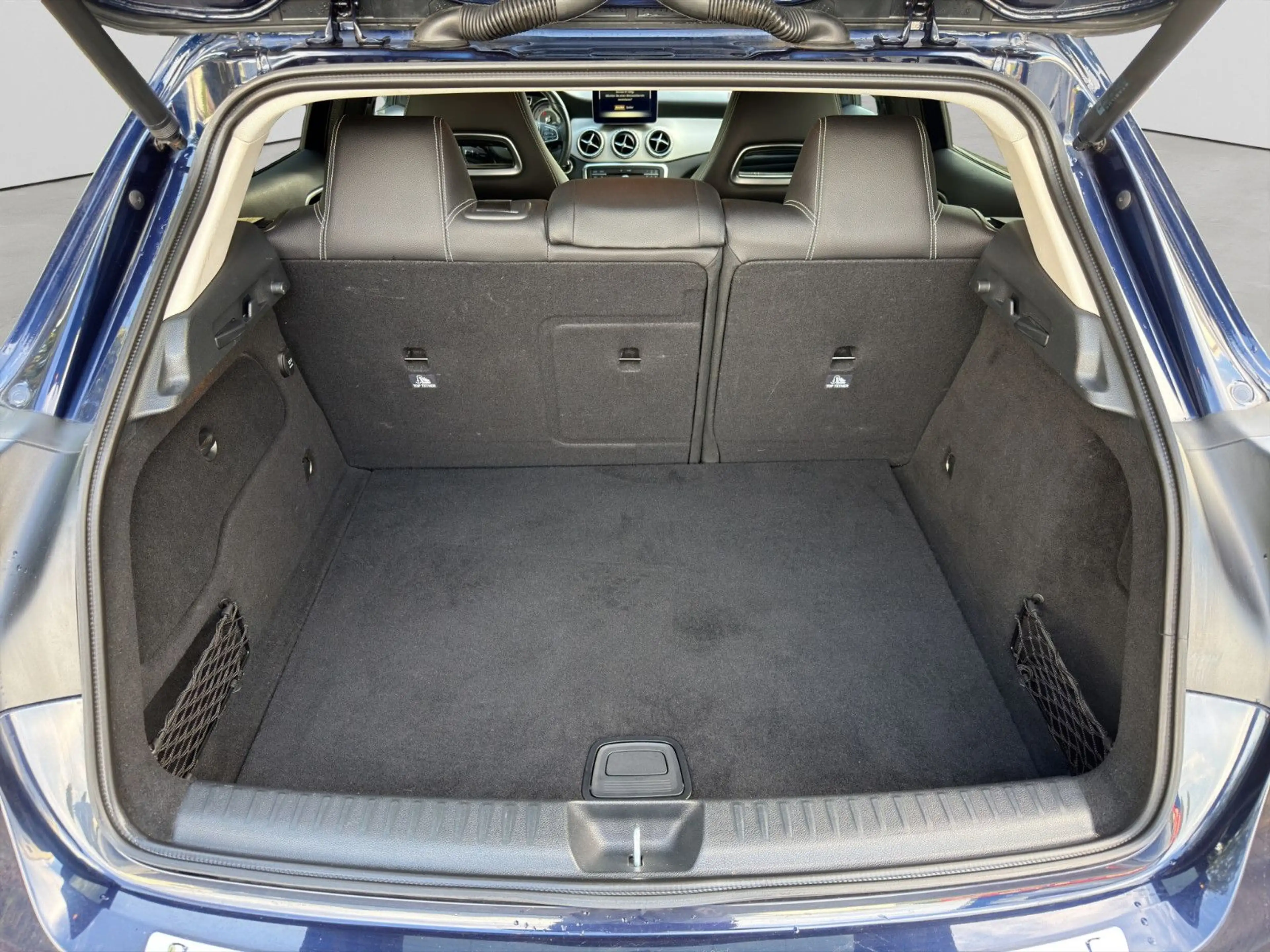 Mercedes-Benz GLA 220 d 4M Aut. KAM KLIMAAUT SITZH XEN NAV GJR — photo 7