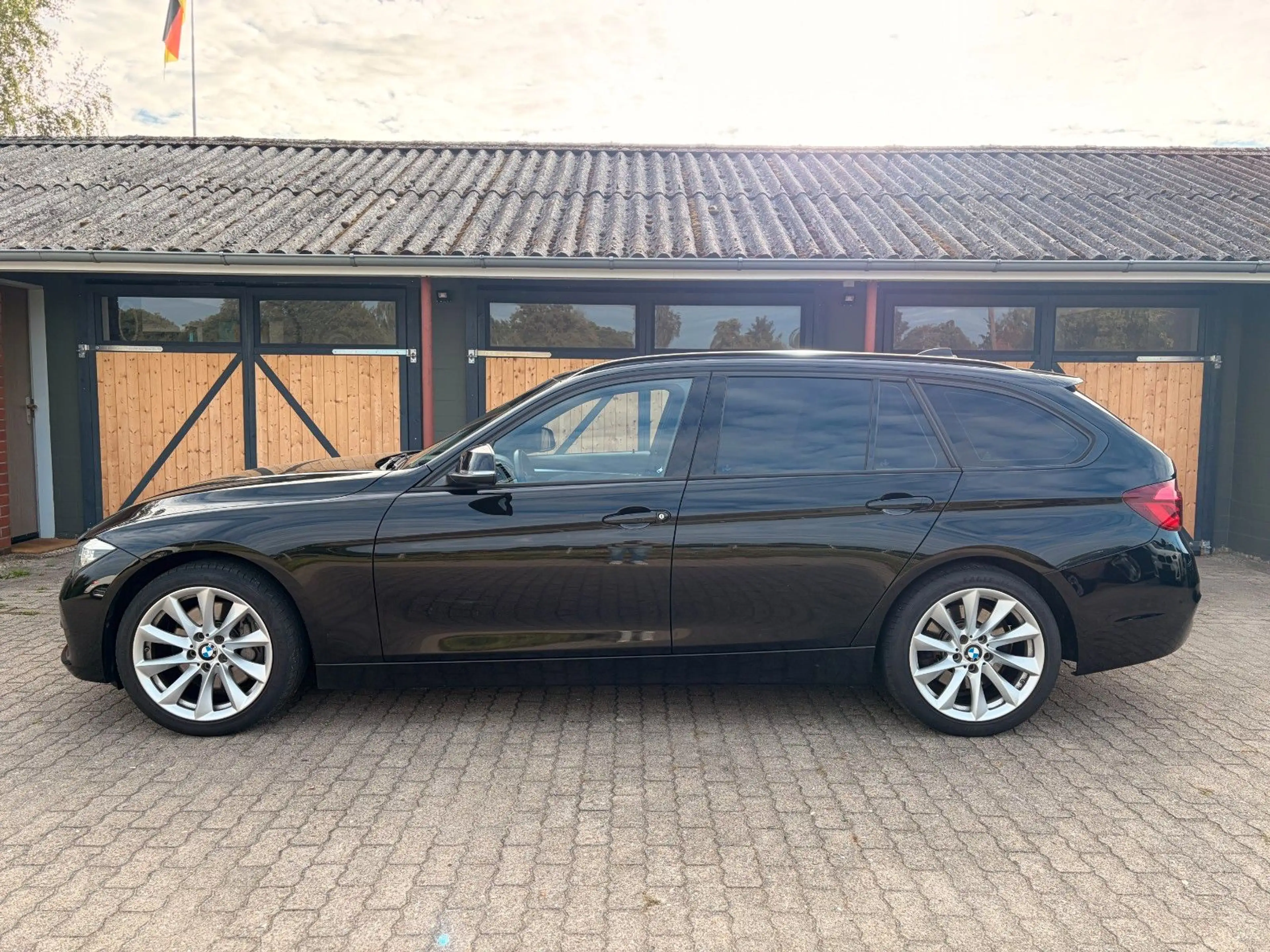 BMW 335 xd Touring Sport Line/PANO/HUD/Virtual Tacho — photo 2