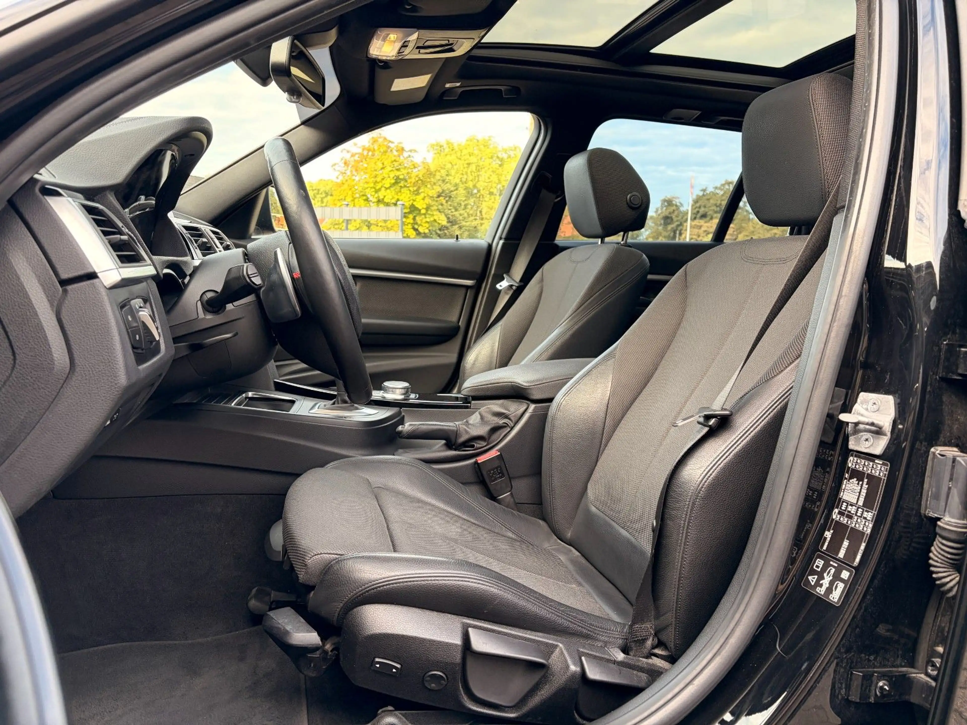 BMW 335 xd Touring Sport Line/PANO/HUD/Virtual Tacho — photo 11