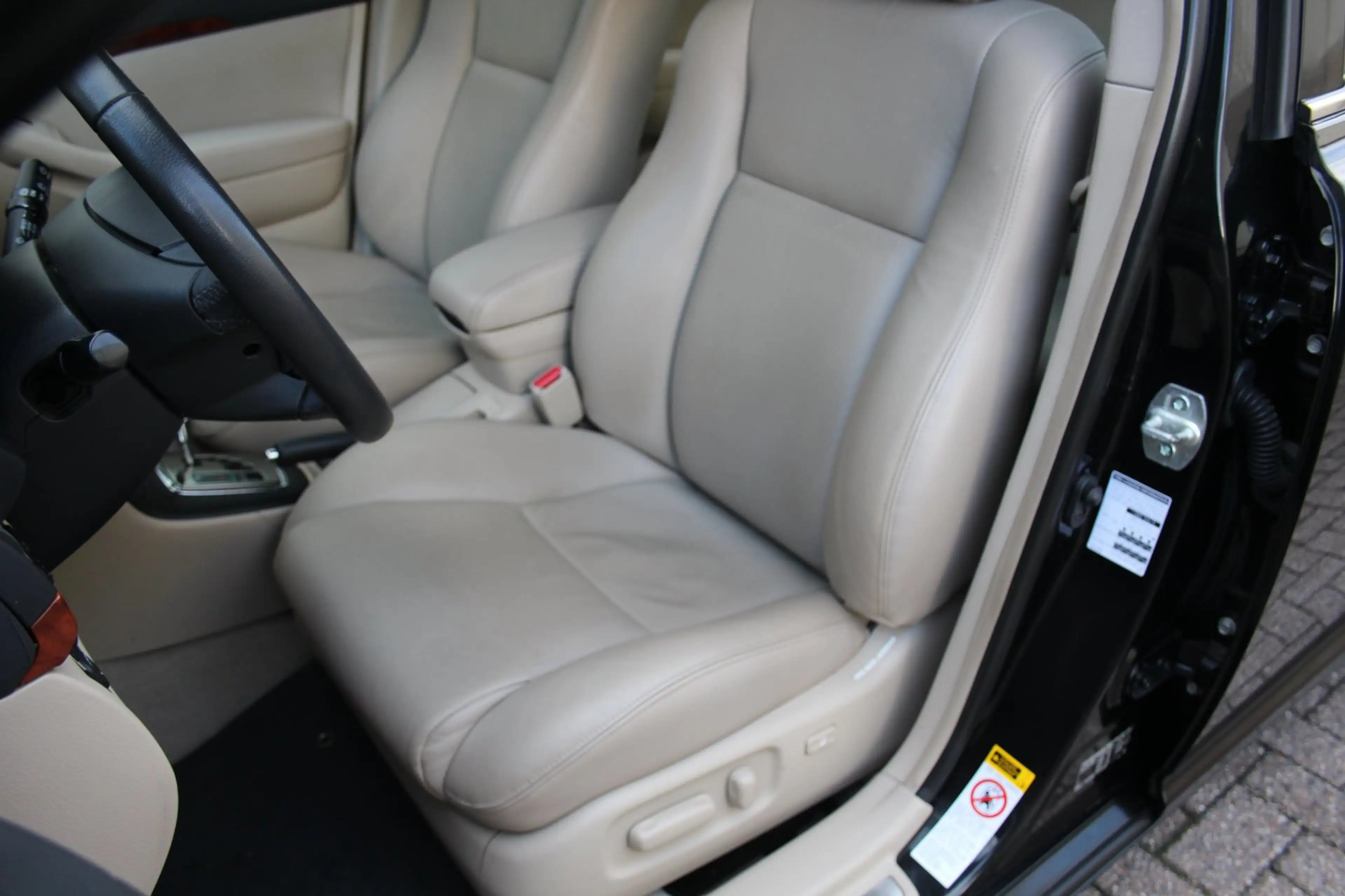 Toyota Avensis 2.0 VVTi Executive * Leder / Automaat / 30.946Km N — photo 12