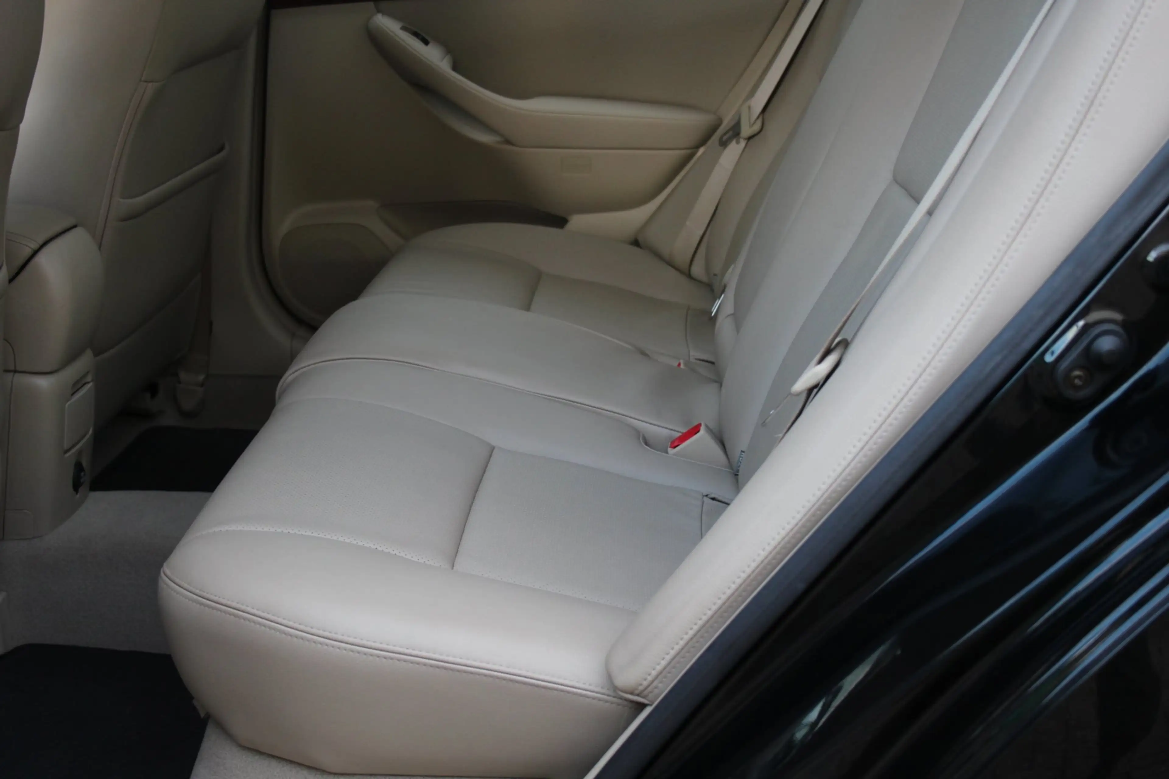 Toyota Avensis 2.0 VVTi Executive * Leder / Automaat / 30.946Km N — photo 14