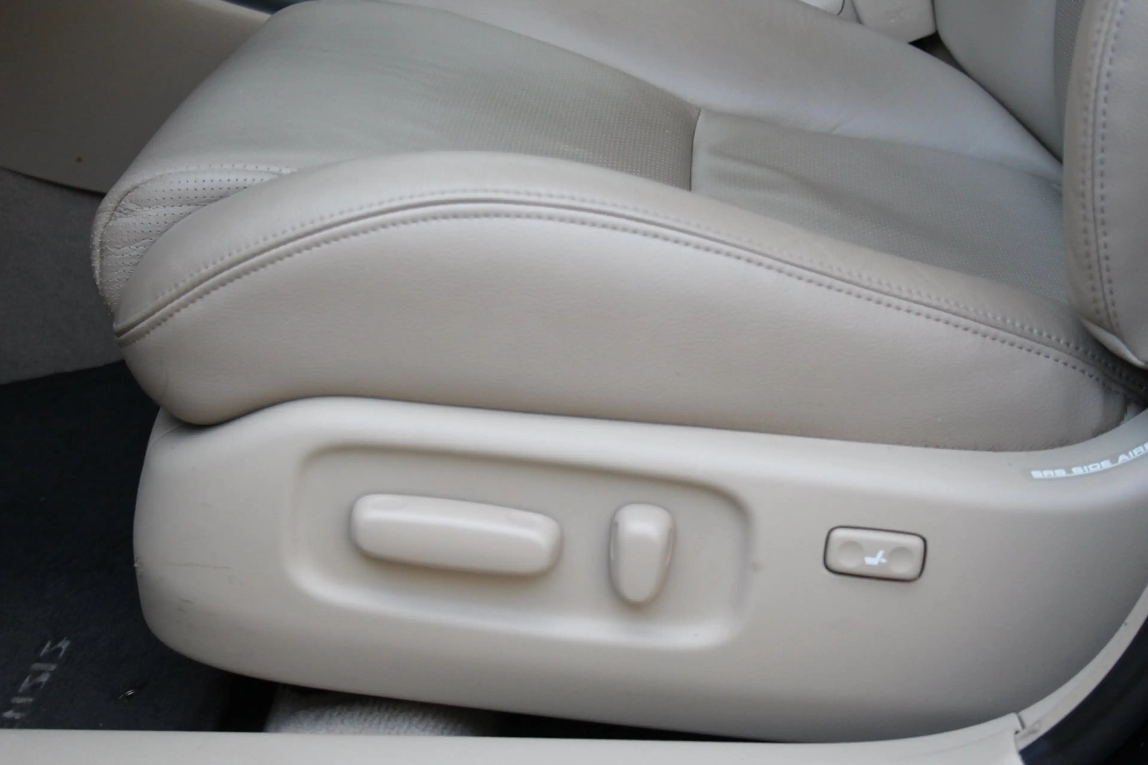 Toyota Avensis 2.0 VVTi Executive * Leder / Automaat / 30.946Km N — photo 13