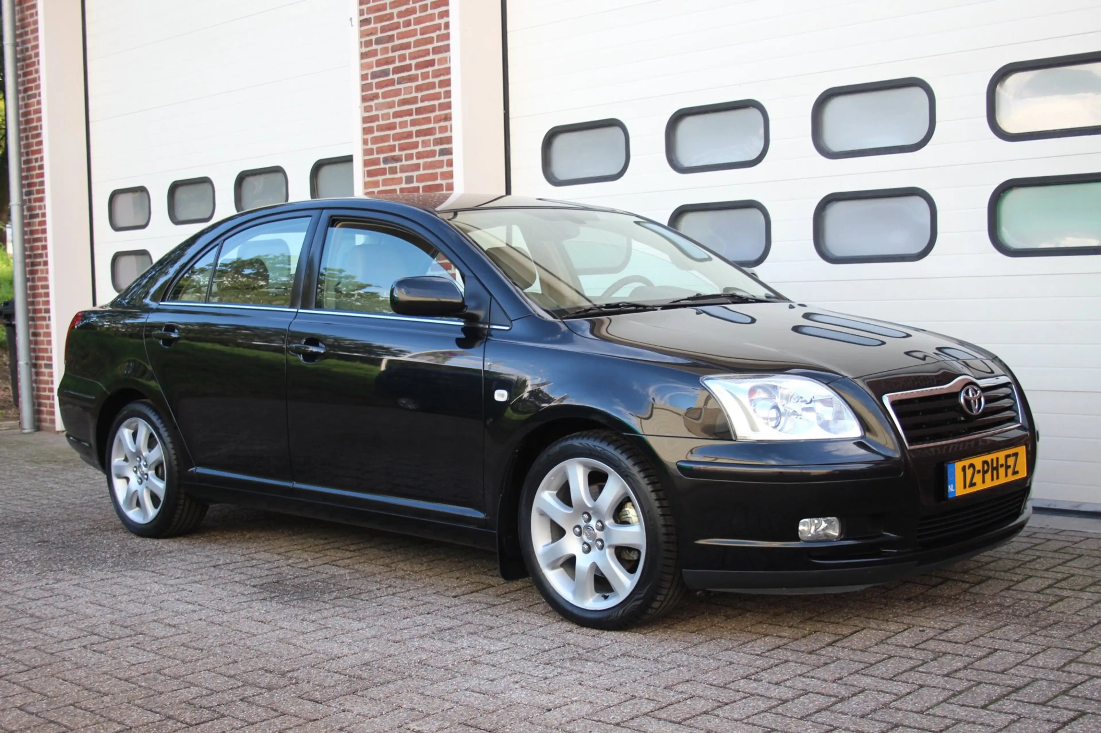 Toyota Avensis 2.0 VVTi Executive * Leder / Automaat / 30.946Km N