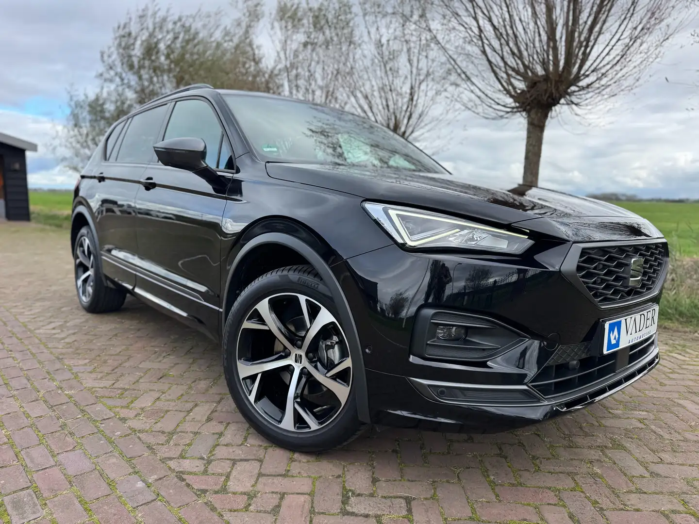 SEAT Tarraco 1.5 TSI DSG FR Panoramadak Trekhaak ACC Virtual Zwart - 1
