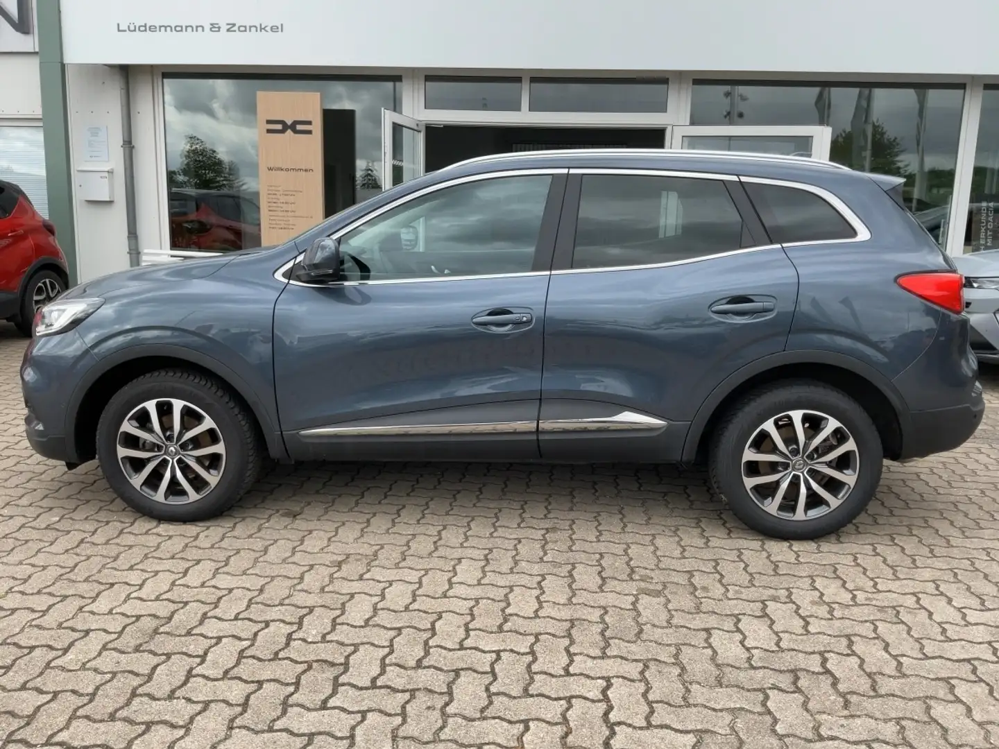 Renault Kadjar Zen 1.3 TCe EDC Automatik Grau - 2