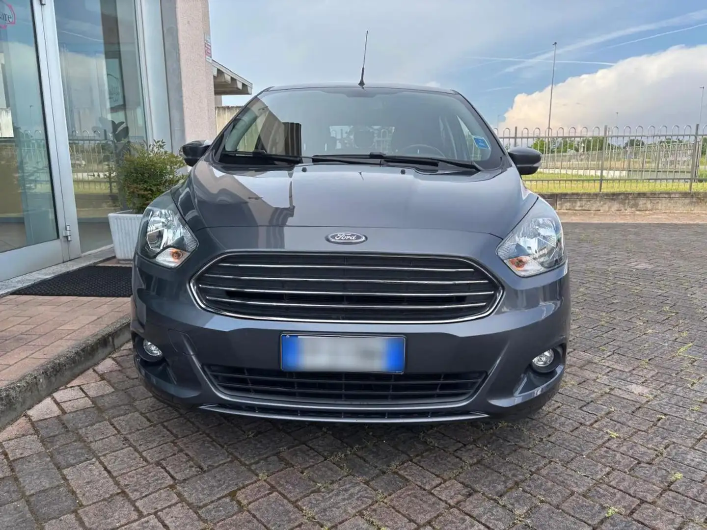 Ford Ka/Ka+ 1.2 Ti-VCT 85CV Ultimate Grau - 1